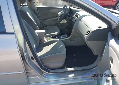 2010 Toyota Corolla Le z USA, uszkodzony, nr VIN 2T1BU4EE1AC497429